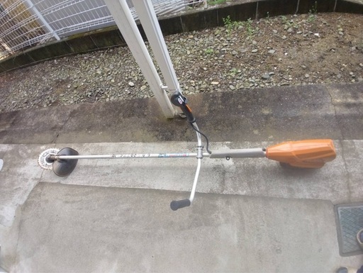 バッテリー式　草刈機　電動　フルセット　バッテリー2個　充電器