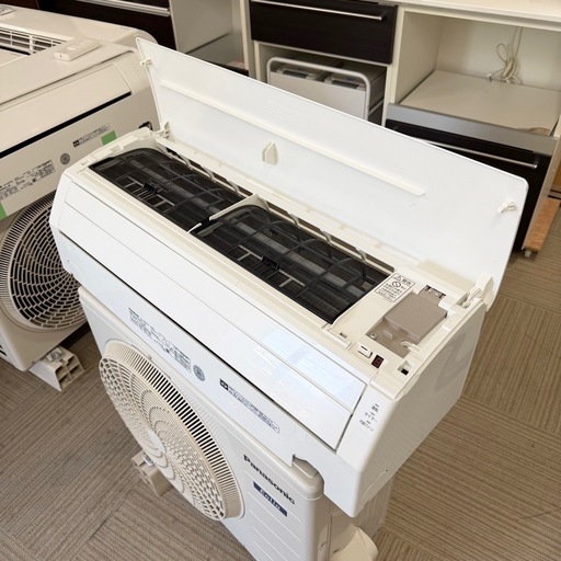 ①【超美品‼️】パナソニック 2023年製 8畳用エアコン エオリア 快速制御 内部クリーン機能 100V/2.5kw
