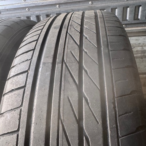 バリ山 GOODYEAR グッドイヤー　　EAGLE RVS  215/60R17 夏タイヤ　2019年製　17インチ