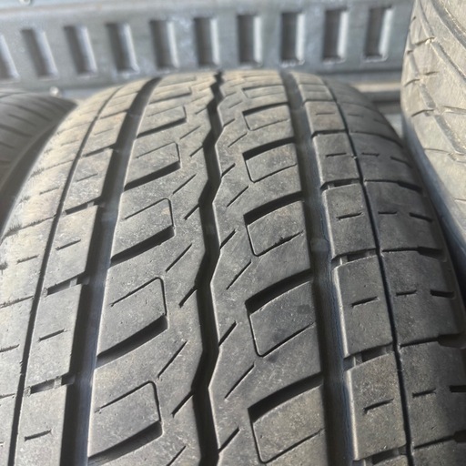 ハイエース　TOYO H2O 225/50R18C 107/105R  夏タイヤ　2017年製　18インチ