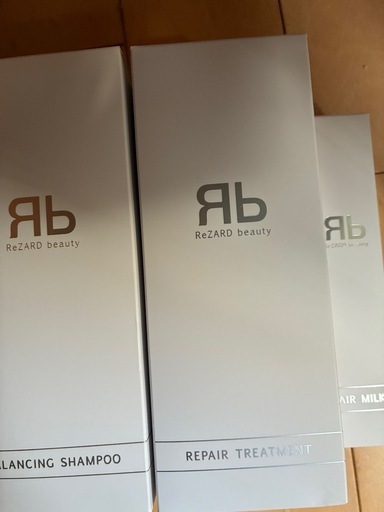 「ReZARD beauty バランシングシャンプー」「ReZARD beauty リペアトリートメント」「ReZARD beauty ヘアミルク」の3点セット②