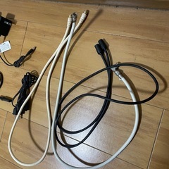 電源アダプター 電源コード HDMIケーブルなど　の画像