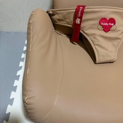 テディハグ ベビーチェアの画像