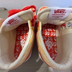 MOONEYES ムーンアイズとVANSコラボスニーカーの画像