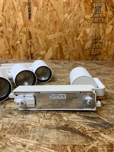 A614036 DAIKO(大光電気) LZS-9107FWM8 LED照明 スポットライト 5台セット 2025年製 白 100V 50/60Hz LED 照明器具 店舗用品 事務所 A614040 DAIKO(大光電機) LZS-9107FWM8 LED照明 スポットライト 5台