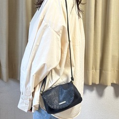【美品】BILLABONG ビラボン ミニポシェット クロスボデ...