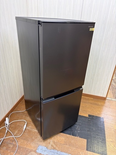 R25 おすすめの激安冷蔵庫!! どっちもドア SHARP 2022年 152L SJ-D15J-H キズあり品