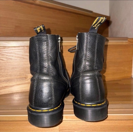 Dr. Martens ドクターマーチン　ジップ　8ホール　ブラック　革靴　シボ