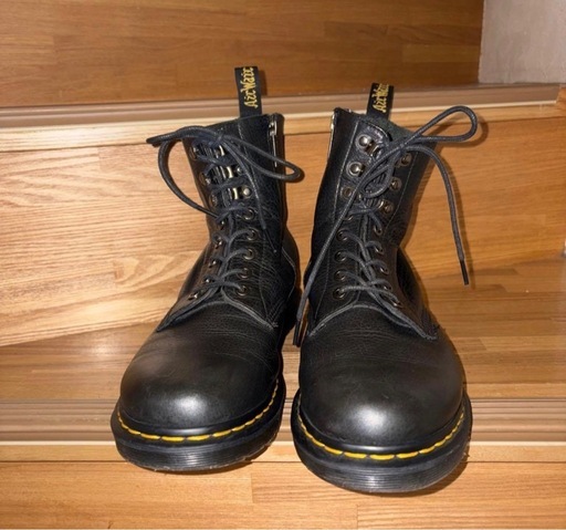 Dr. Martens ドクターマーチン　ジップ　8ホール　ブラック　革靴　シボ