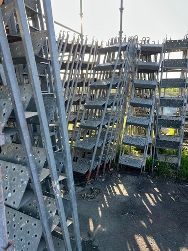 足場材　階段