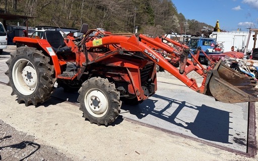 クボタ トラクター　ZL1-255 パワステ 4WD ディーゼル　フロントバケット付き　1,814H走行　25馬力