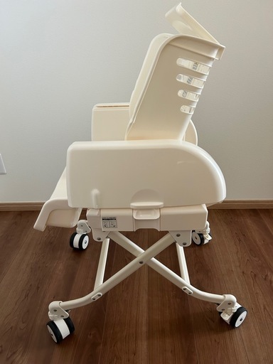 美品　西松屋ブランド　手動式ベビーラック