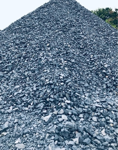 砕石     残土  砂   配達します。