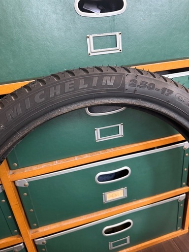 ミシュラン、バイク用タイヤ前後（チューブ付き）