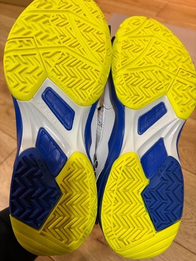 新品未使用　YONEX POWER CUSHION テニスシューズ24.5