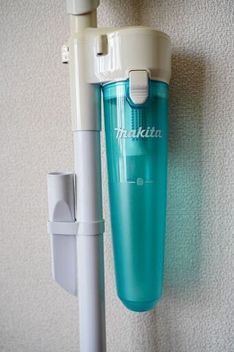 【中古】マキタ:充電式クリーナー+サイクロンアタッチメント(A-67169)付