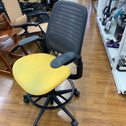 【軽トラ無料貸し出し】【STEELCASE】【オフィスチェア】【トレファク所沢店】