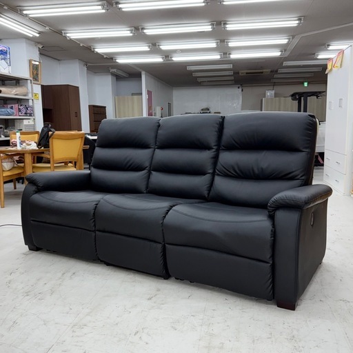 【超美品‼️】定価149,000円♪ ニトリ 208cm幅3人掛け電動リクライニングソファ 中央テーブル USBポート付き 本革製 ブラックレザー♪