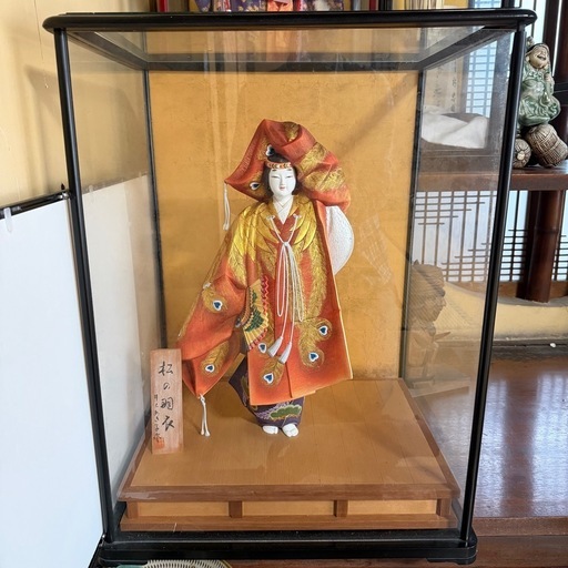 博多人形 伝統工芸士 井上あき子作「松の羽衣」ガラスケース・立札付き