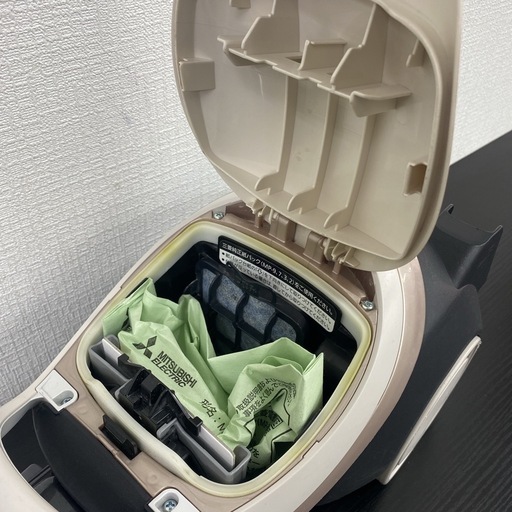 【ご来店限定】＊ MITSUBISHI 紙パック式掃除機　2022年製＊0409-11