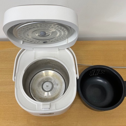 シャープ ジャー炊飯器 3合 KS-CF05D-W 2023年製 札幌市白石区 モノリス B293