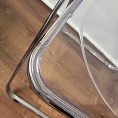 カフェテーブル　ホワイト　折りたたみ椅子　クリアチェアの画像