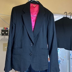 【急募】UNIQLO黒ジャケットの画像