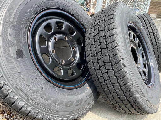 デイトナホイール　スタッドレス　　195/80R/15ハイエース
