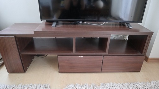 【人気】LOWYAの伸縮式テレビ台