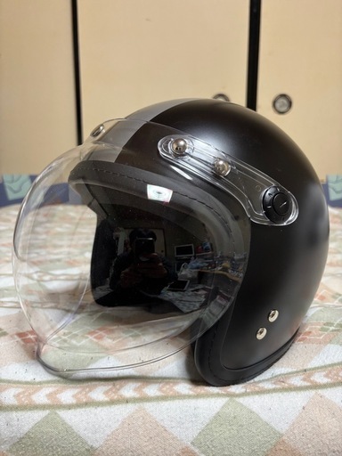 【美品】バイクヘルメット譲ります【値段交渉可】 バイク用ヘルメットジェット型 (けんじ) 志都美のバイクの中古あげます
