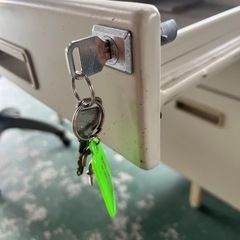 オフィスデスクの画像
