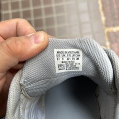 adidas トレーニングシューズ27.5㎝の画像