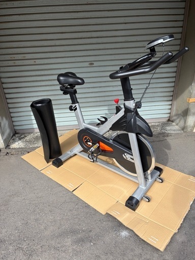 お取引き中　
美品　YOSUDA スピンバイク　摩擦式　１６ＫＧ　ホイール　本格フィットネスバイク 