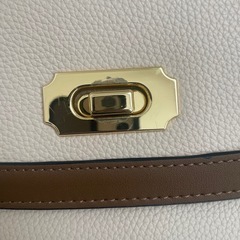 ショルダーバッグの画像