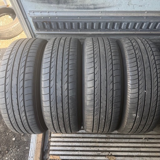 バリ山　YOKOHAMA ヨコハマ　　E70 225/60R17 夏タイヤ　2019年製　17インチ