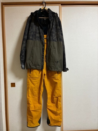 VOLCOM スノーボードウェア 上下セット (上:XL 下:L)