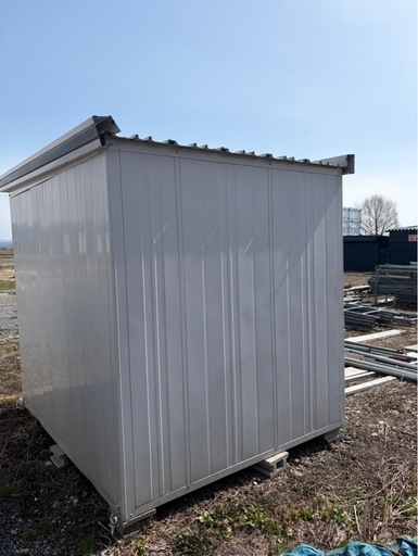 北海道旭川市直接取引歓迎 ヨドコウ 物置 現状品 本体高さ2110mm 長さ2210mm 横幅 1870mm/間口高さ1950mm 横