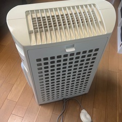（奈良市）無料、引取りのみ、シャープの空気清浄機、2014年式、動作品、加湿機能あり、取りに来てくれる方に差し上げます！の画像