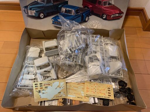 AMT ERTL社製のプラモデル「Hot Trucks」3台セット