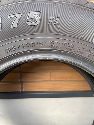 ハイエース新車外し純正タイヤ 195/80R15 103/101LT 4本 走行約1,000km 2024年製 美品