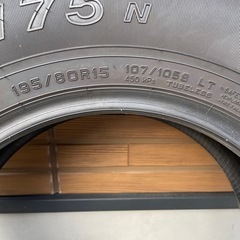 ハイエース新車外し純正タイヤ 195/80R15 103/101LT 4本 走行約1,000km 2024年製 美品の画像