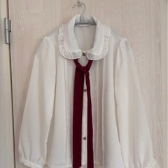 韓国の20代に人気のスタイル女性服の画像