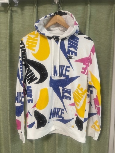 NIKE ナイキ 総柄ロゴパーカー ホワイト マルチカラー Sサイズ NIKE ナイキ 総柄 ホワイト パーカー フーディー