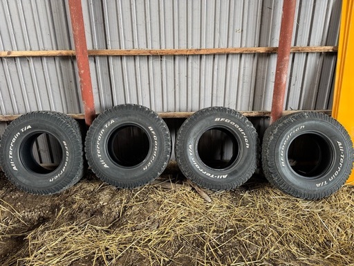 BFグッドリッチ　　　32✖️11.50R15LT