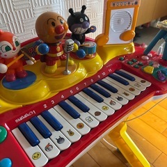 このおもちゃは「NEWキラ★ピカ★いっしょにステージ ミュージックショー」
の画像
