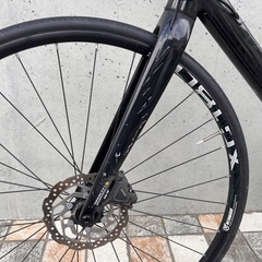 クロスバイク ルイガノ AVIATOR 9.0DISC自転車の画像