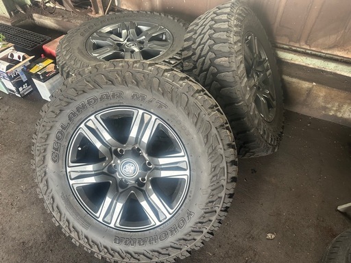 2025年バリ山125ハイラックスZ純正17インチ265/70R17YOKOHAMAジオランダーG003美品