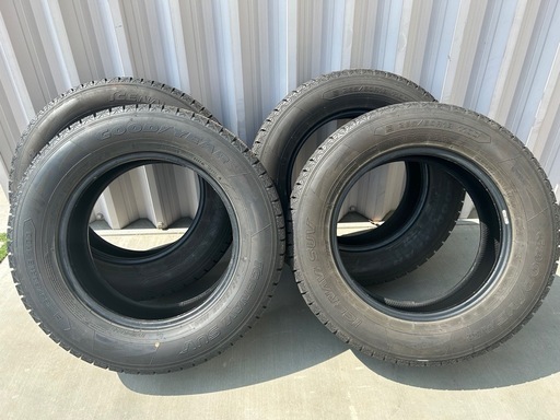 ハイラックス　プラドなどに⭐︎グッドイヤー アイスナビSUV　265/60R18