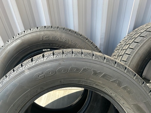 ハイラックス　プラドなどに⭐︎グッドイヤー アイスナビSUV　265/60R18
