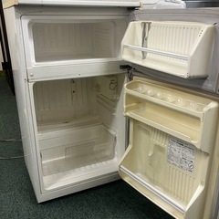 【半年前動作異常なし】2段　冷凍冷蔵庫 BR-88DWの画像